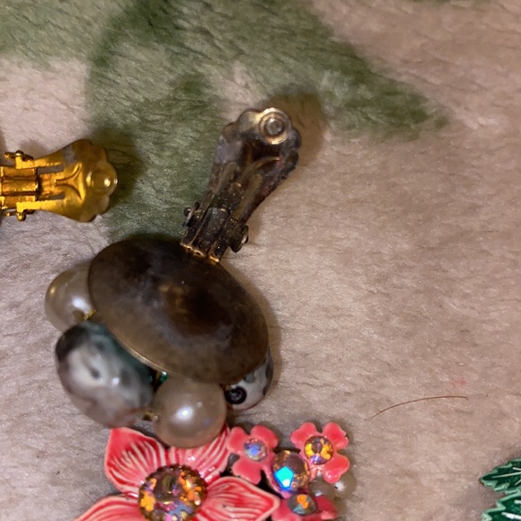 Two pair vintage clip earrings (CO) - Picture 7 of 12